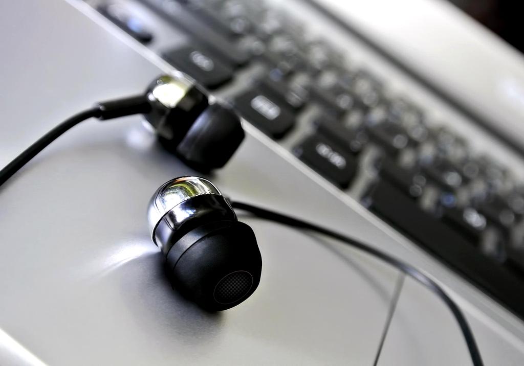 Molecular memory structure