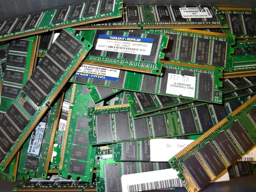 Support hands icon representing customer care