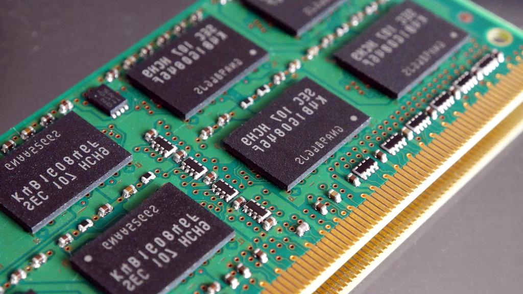 Sustainability leaf icon symbolizing responsibility